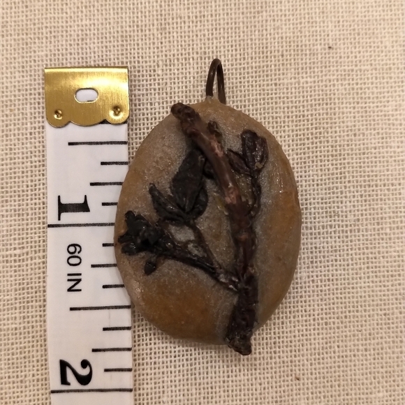 🍁2/30🍁Vntg Artisan handcrafted Natural Statement pendant Handmade lightweight - Picture 7 of 15